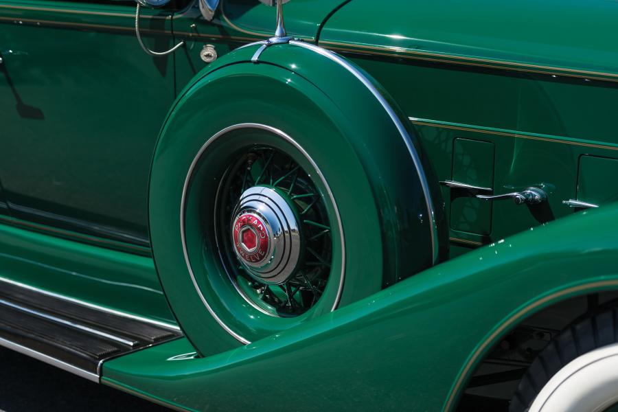 Детали экстерьера Packard Twelve Phaeton 1934 года  (фото 28 из 46)